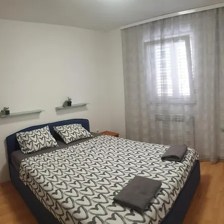 Apartment Maria Grey