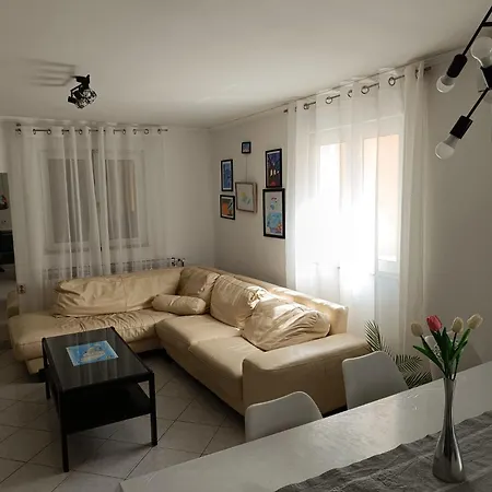 Apartment Maria Grey