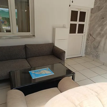 Maria Grey Apartman Vir