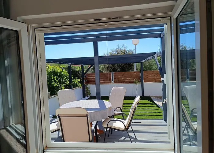 Maria Grey Apartman Vir